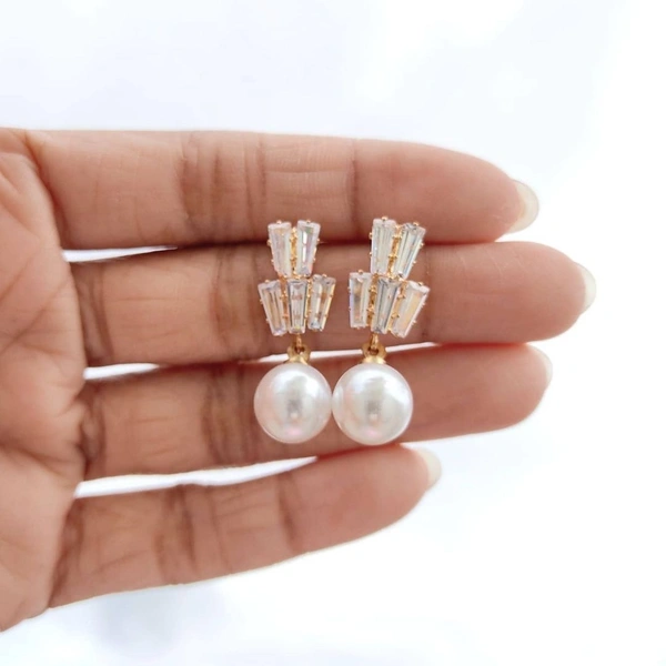 AD+ Pearl Studds