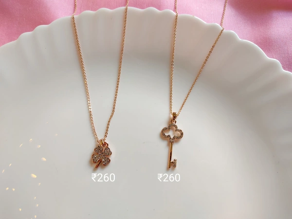 Korean Style AD Neckpiece  - 4 Leaf Clover 🍀