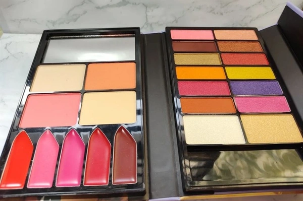 theBalm Inspired Eyeshadow Pallete - Lavender (Purple cover)
