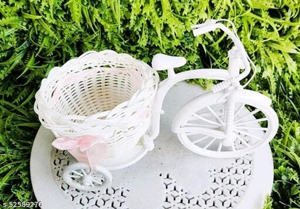 Fancy Showpiece - white, free size