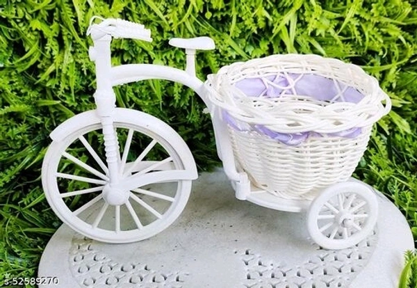 Fancy Showpiece - white, free size