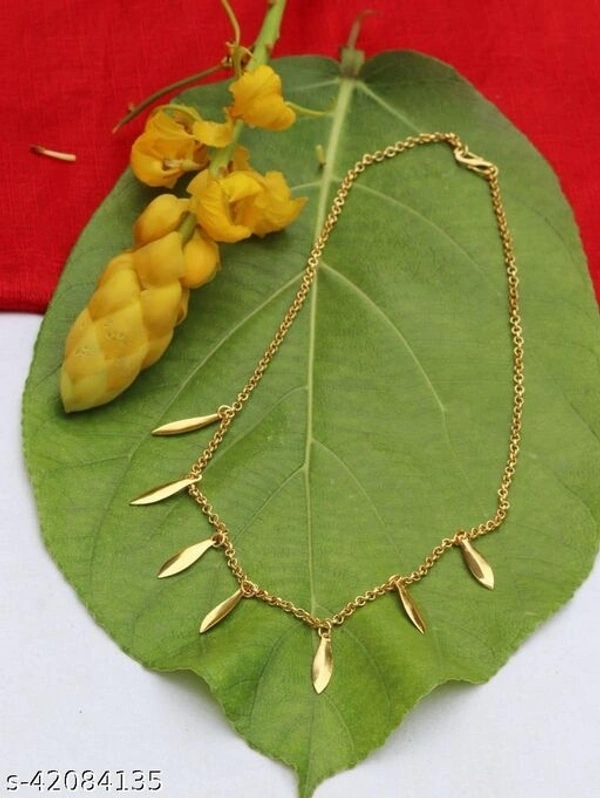 Beautiful Necklace Chain - golden, free size