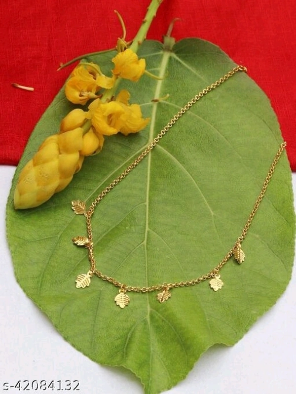 Beautiful Necklace Chain - golden, free size