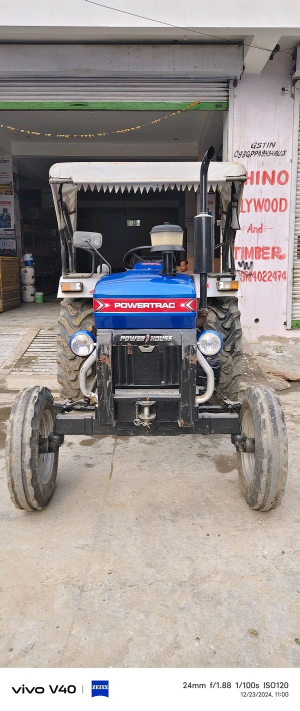 Powertrac 439 पॉवर हाउस 45 Hp