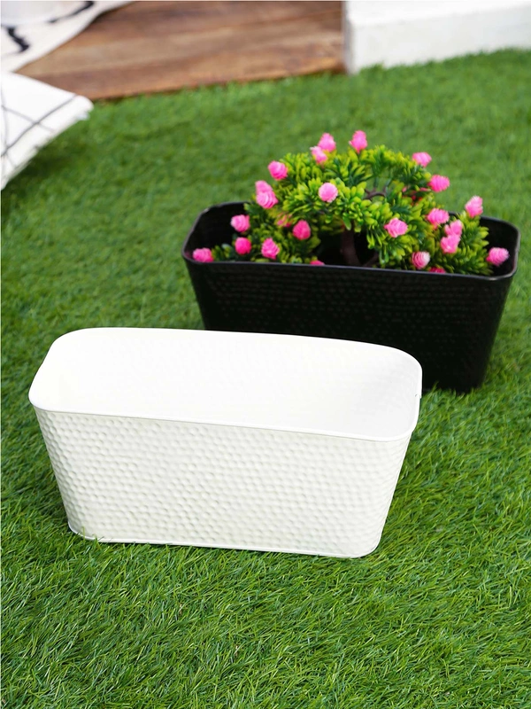 Set of Two 12'' Embossed Pot Black & White