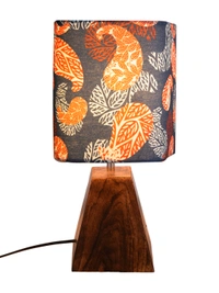Pyramid Colorful Ambee Print Lamp